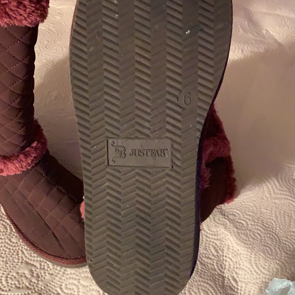 NWOT burgundy slip on boots - Picture 4 of 5